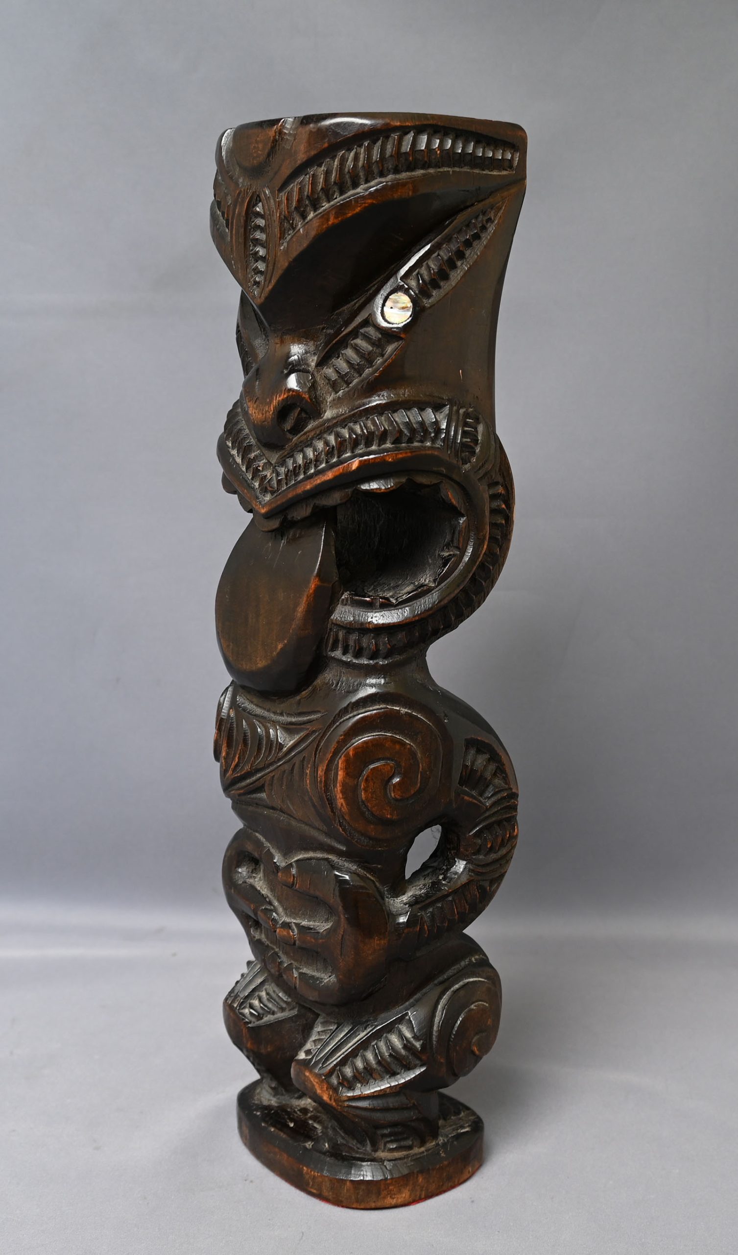 Māori Tiki Tongue Wagging Statue Totem - Image 2