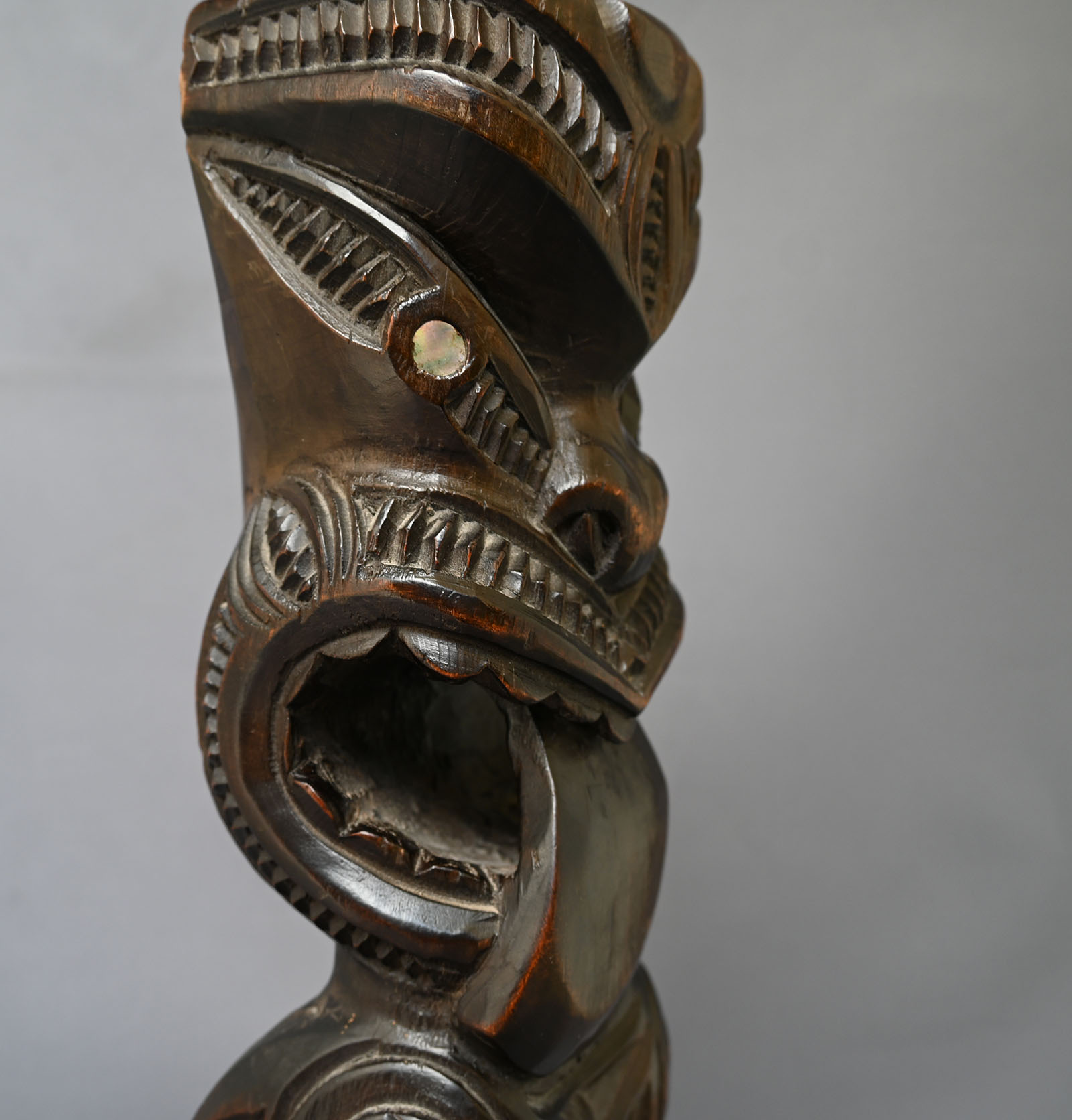 Māori Tiki Tongue Wagging Statue Totem