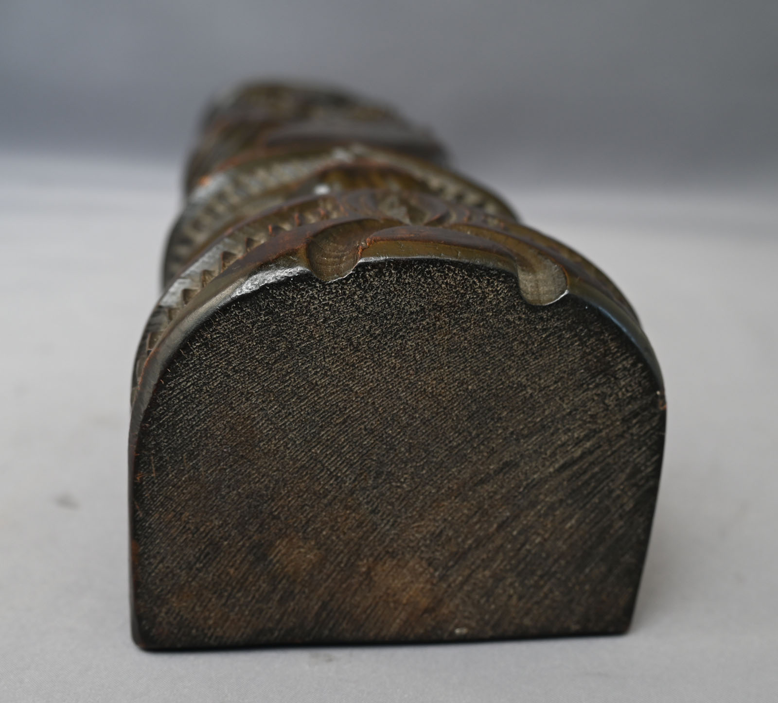 Māori Tiki Tongue Wagging Statue Totem - Image 12